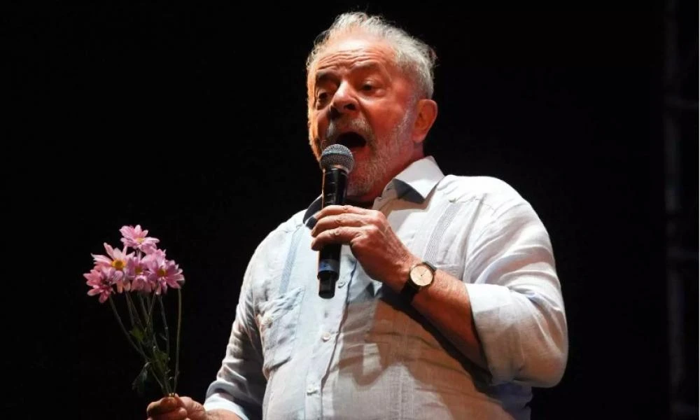 Γαλλία: Ο Λούλα στηρίζει τον Μακρόν στη μεγάλη μάχη με τη Λεπέν
